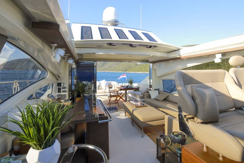 Azimut 68 M/Y Maoro