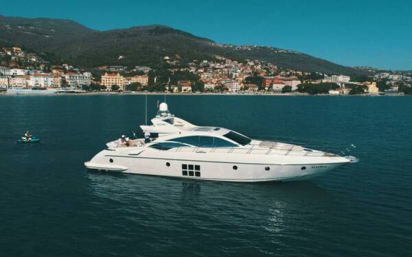 Azimut 68 M/Y Maoro