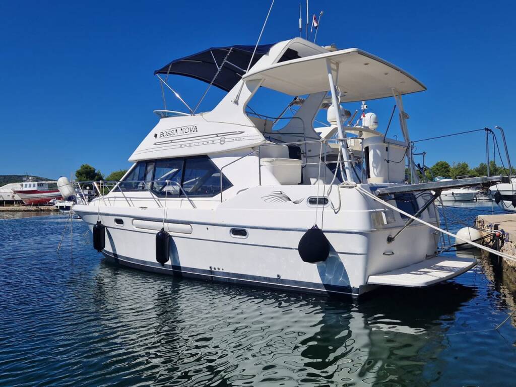 Bayliner 3587 Bossa Nova