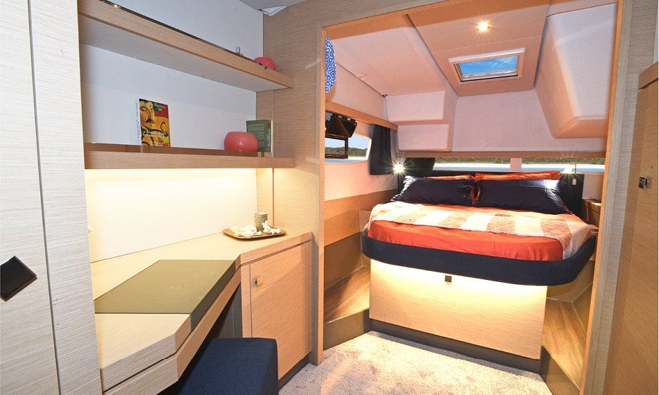 Fountaine Pajot Lucia 40 AKIALOA