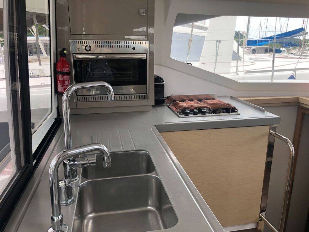 Fountaine Pajot Lucia 40 HIBISCUS 