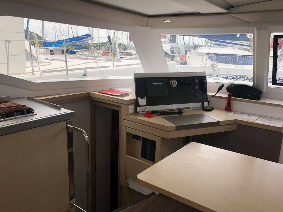 Fountaine Pajot Lucia 40 HIBISCUS 