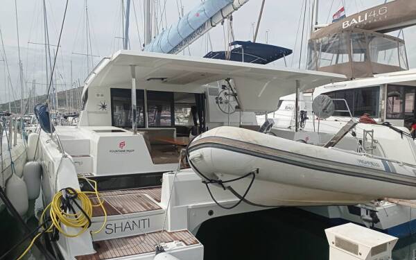 Fountaine Pajot Lucia 40 Shanti