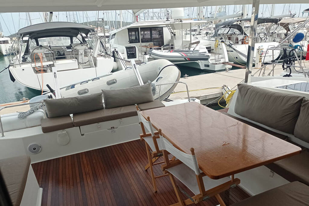 Fountaine Pajot Lucia 40 Shanti