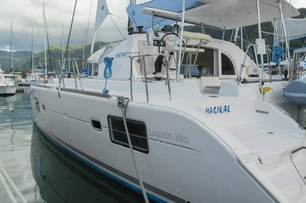 Lagoon 380 Magikal