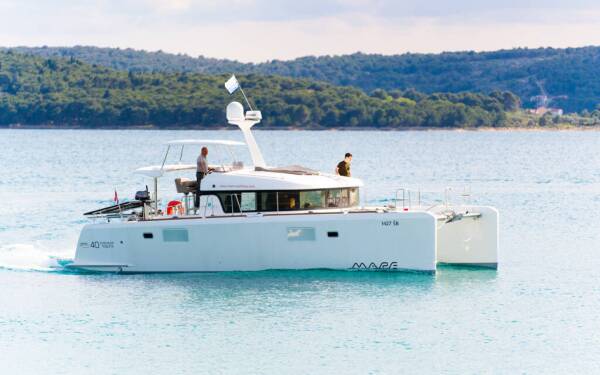 Lagoon 40 MotorYacht Family