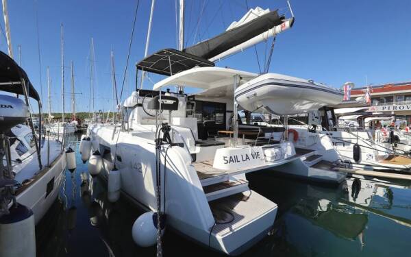 Lagoon 42 Sail la Vie